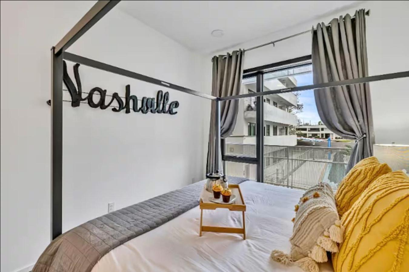 Apartamento City Escape Perfect For Couples Nashville Exterior foto